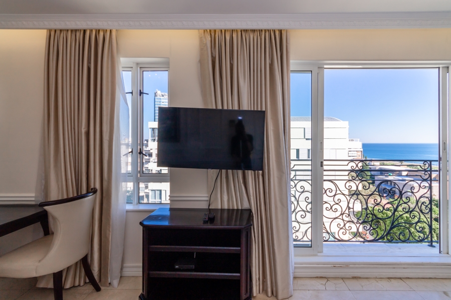 To Let 1 Bedroom Property for Rent in Sea Point Western Cape